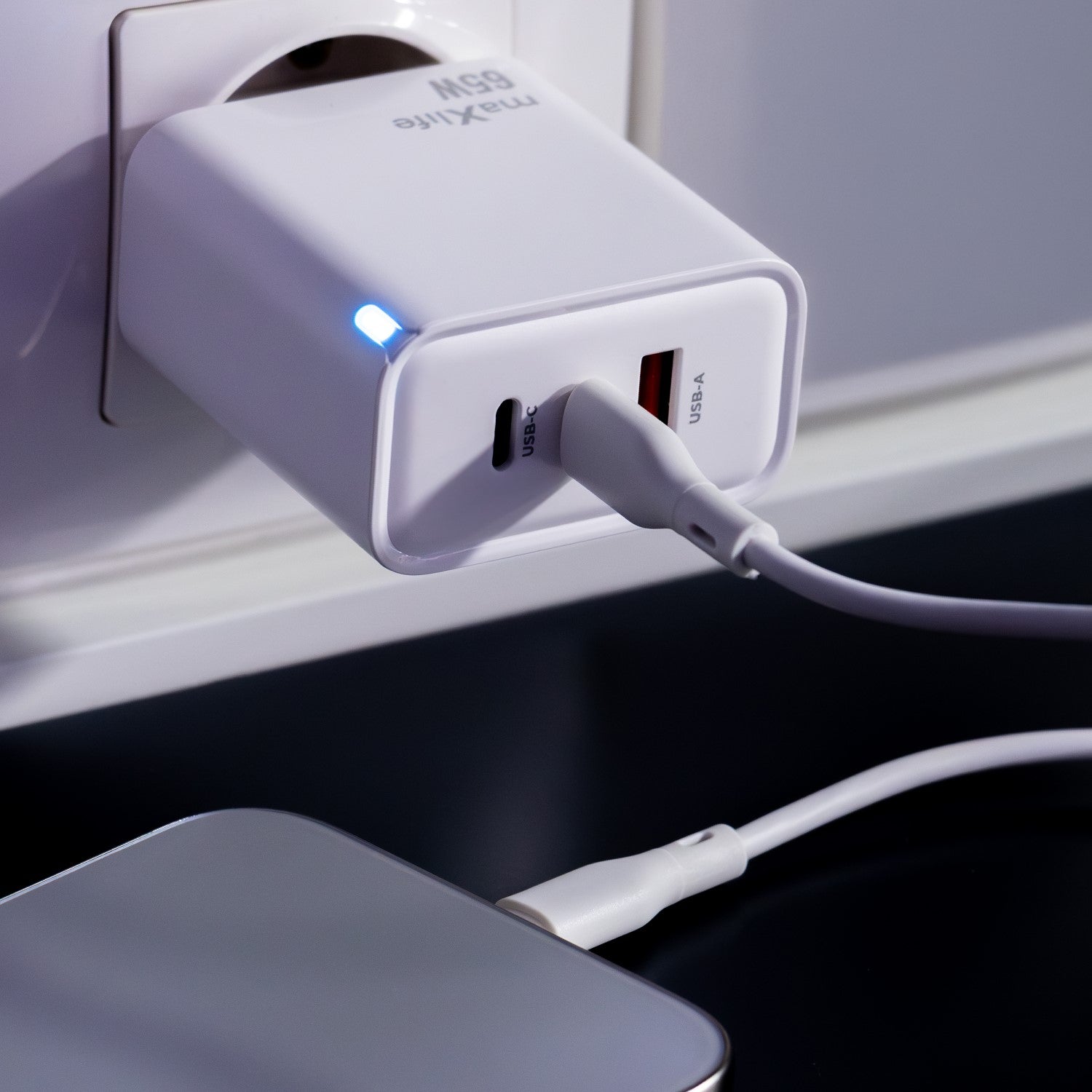 Ladegerät USB-C + USB-A 65 W