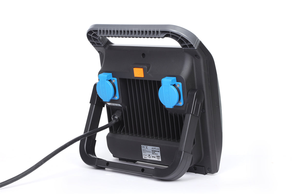 LED-Baustrahler 100 W + 2x Steckdose