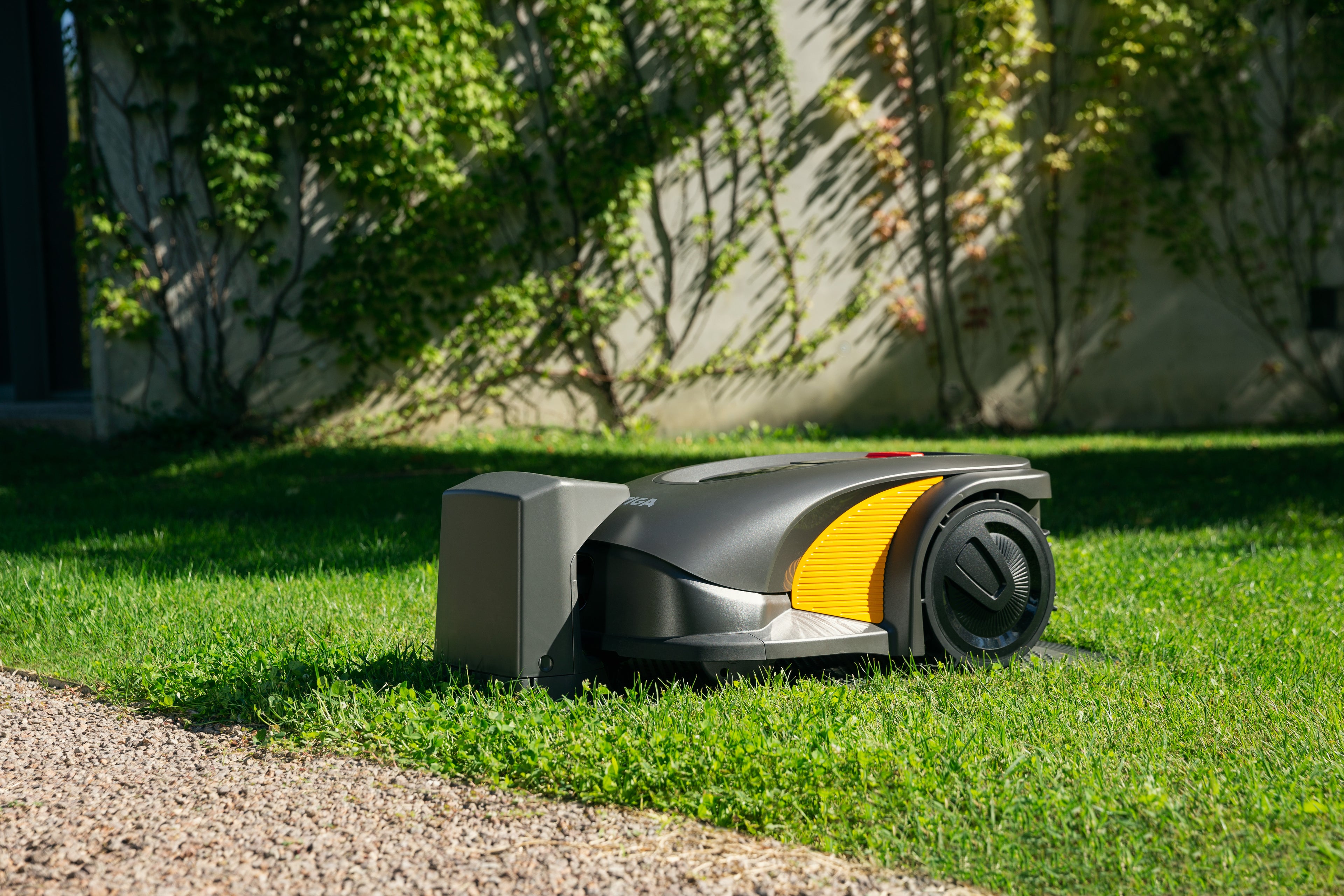 Autonomer Mähroboter A 3000